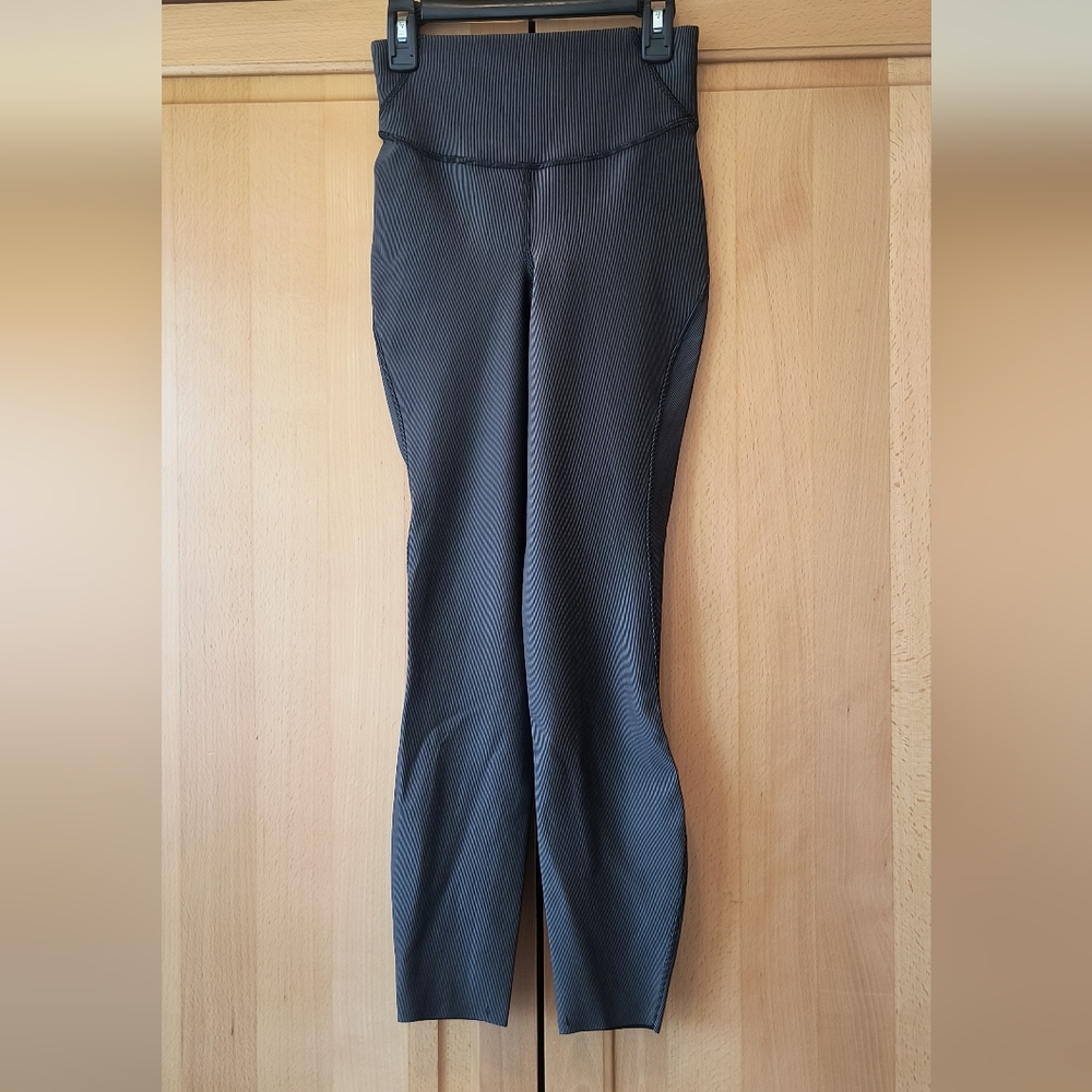 Lululemon Base Pace High-Rise Tight Leggings 25" Two Tone Ribbed Black/Gull Grey